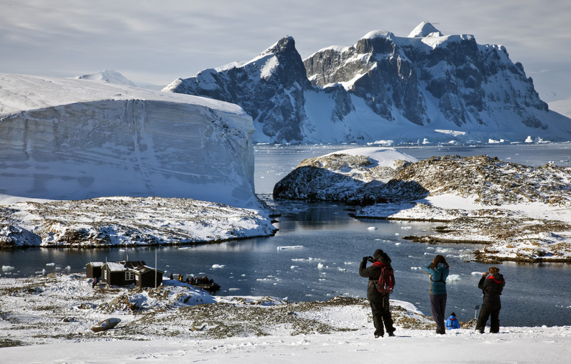 Antarctica vernadsky landscape travellers   paul teolis   mg5924 lg rgb