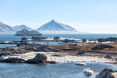 Spitsbergen Circumnavigation | Ultramarine | IExpedition