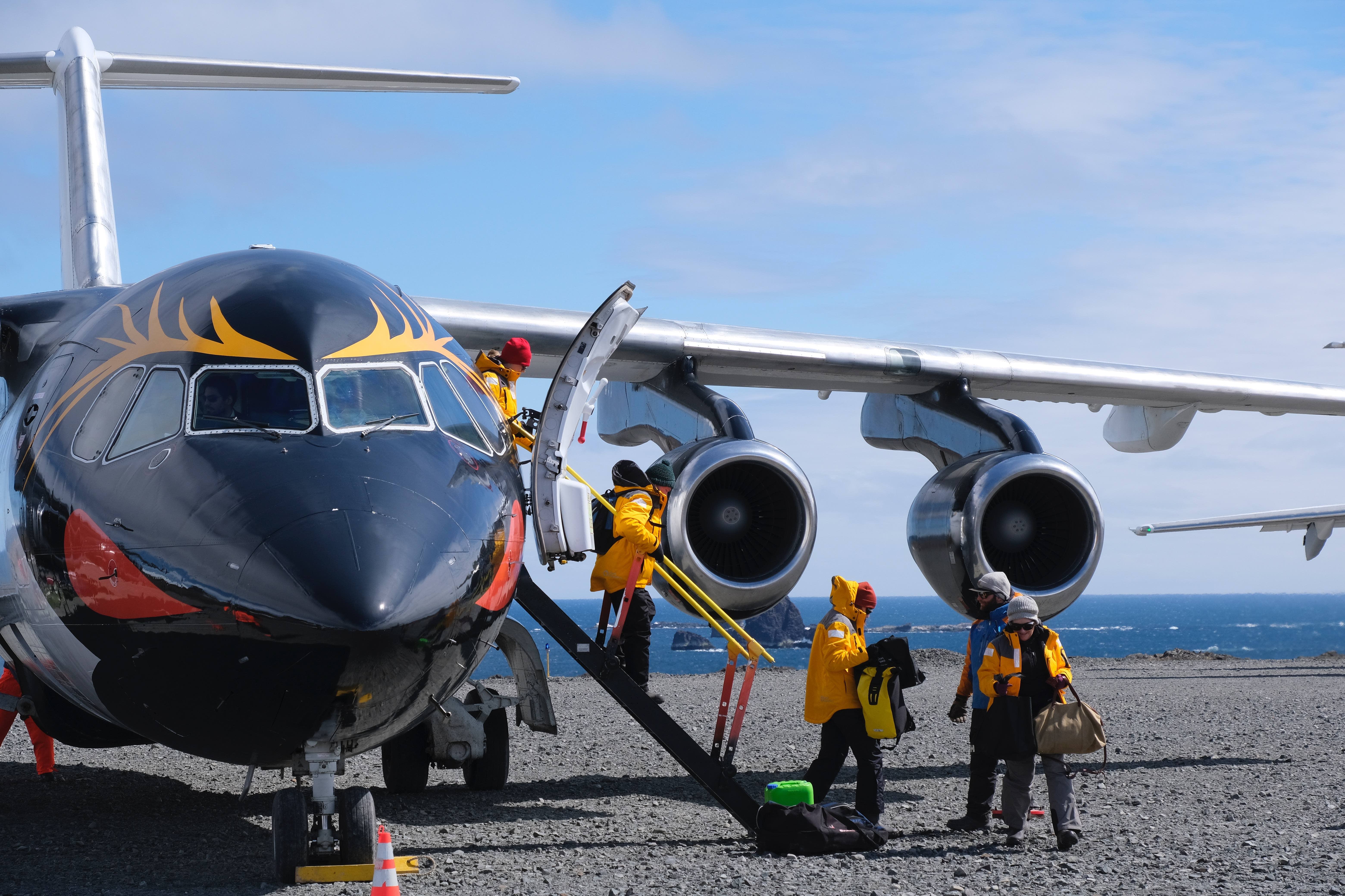 Antarctic Express: Fly South, Cruise North | Ocean Explorer | iExpedition